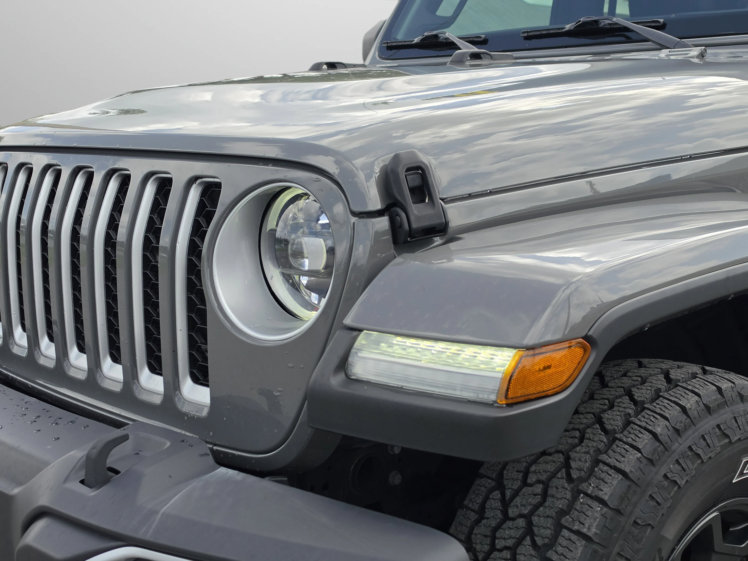 Used 2023 Sting-Gray Clearcoat Jeep Overland image 36