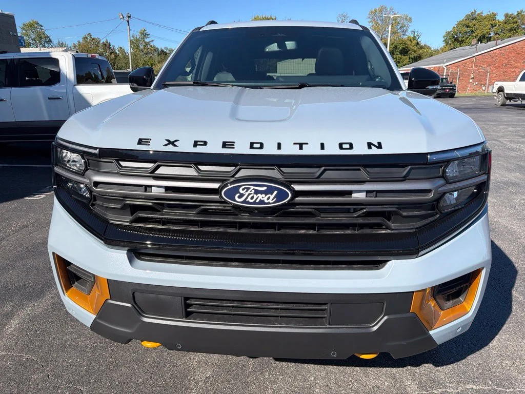 New 2027 Glacier Gray Metallic Tri-Coat Ford Tremor® image 8