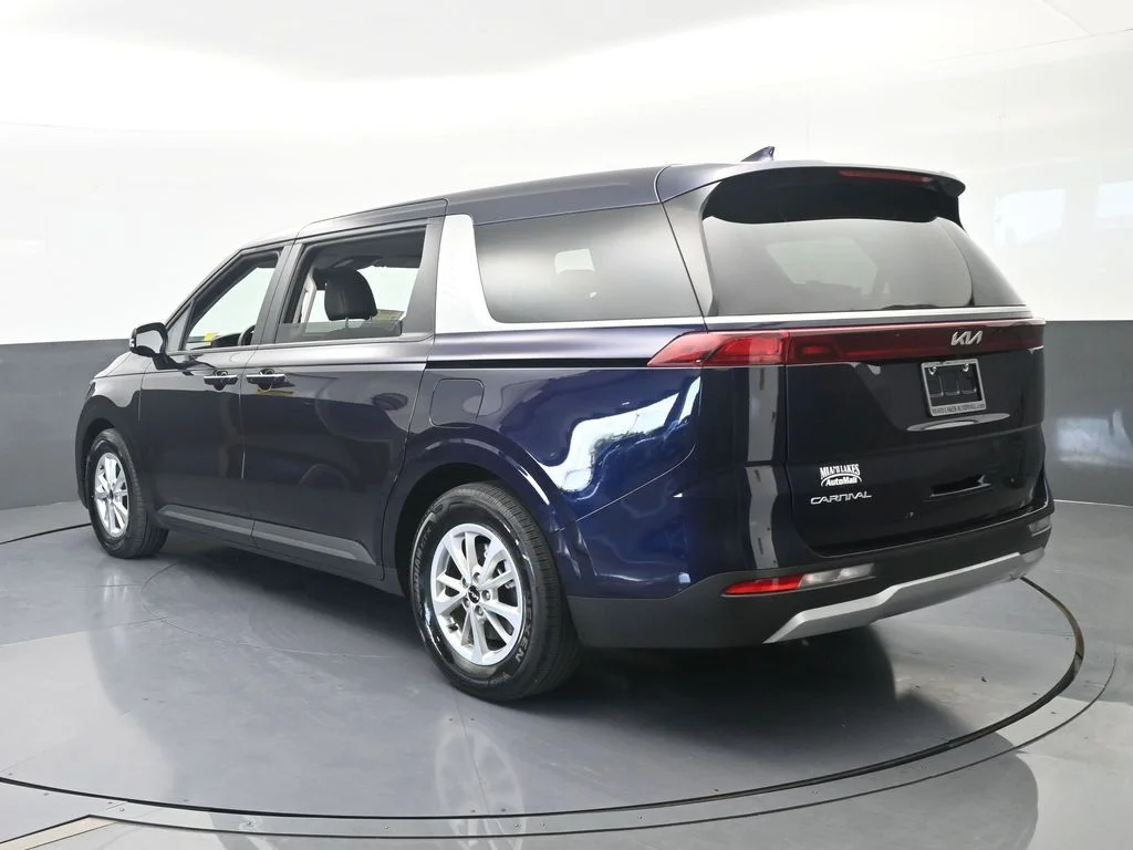 Used 2024 Deep Chroma Blue Kia LX image 3