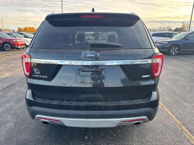 Used 2016 Black Ford Limited image 4