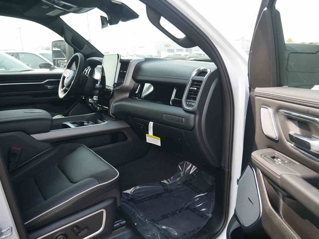 2026 RAM 1500 Laramie - Photo 32