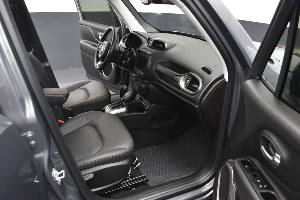 Used 2022 Gray Jeep Limited image 23