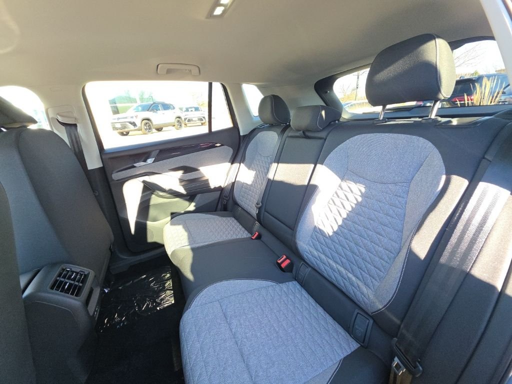New 2026 Platinum Gray Metallic Volkswagen 2.0T S image 22