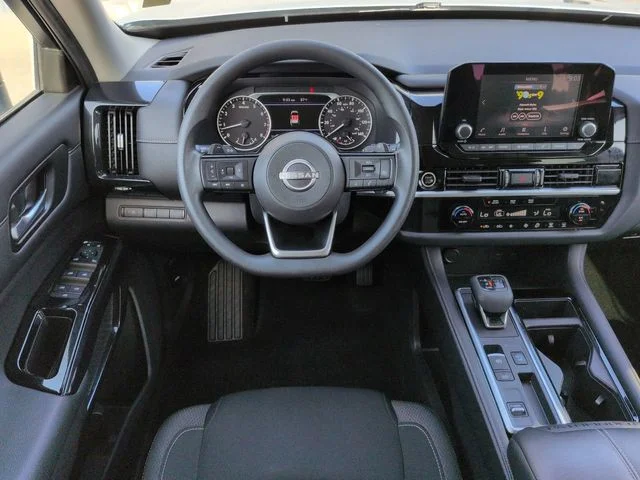 Used 2022 Silver Nissan S image 16