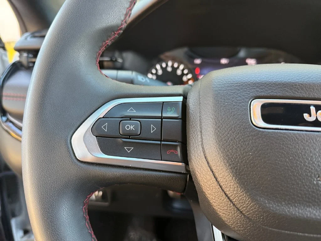 Used 2025 White Jeep Trailhawk image 24