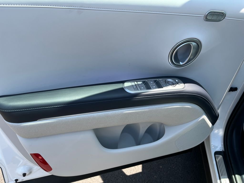 Used 2026 White Hyundai Calligraphy image 14