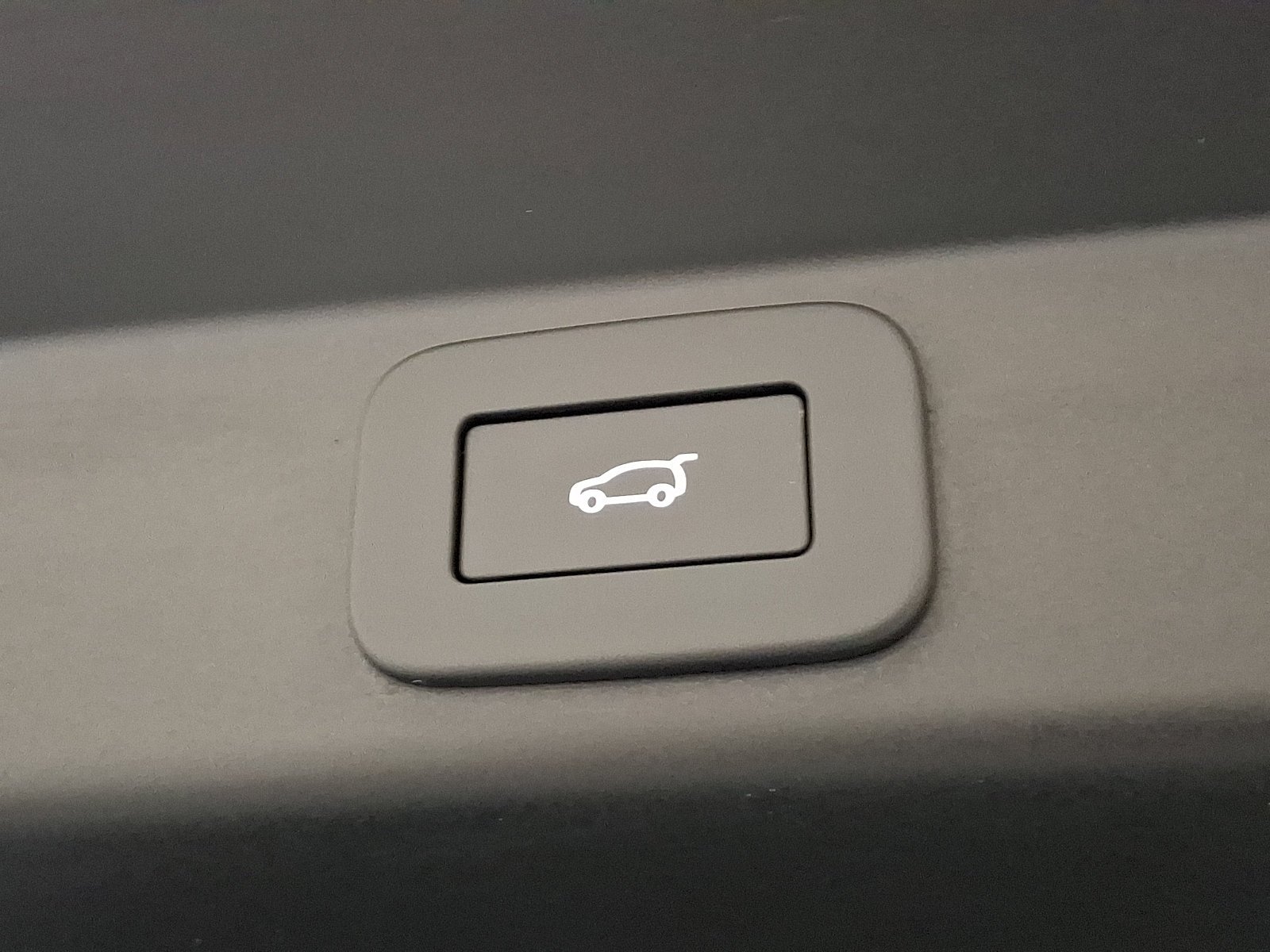 Certified Used 2025 Fuji White Land Rover  image 28
