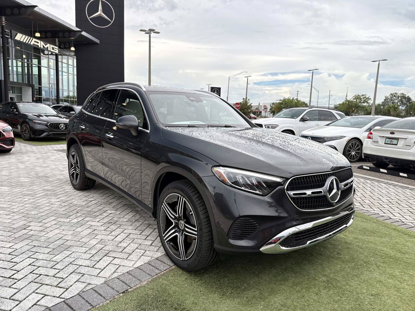 New 2027 Gray Metallic Mercedes-Benz 300 SUV image 7