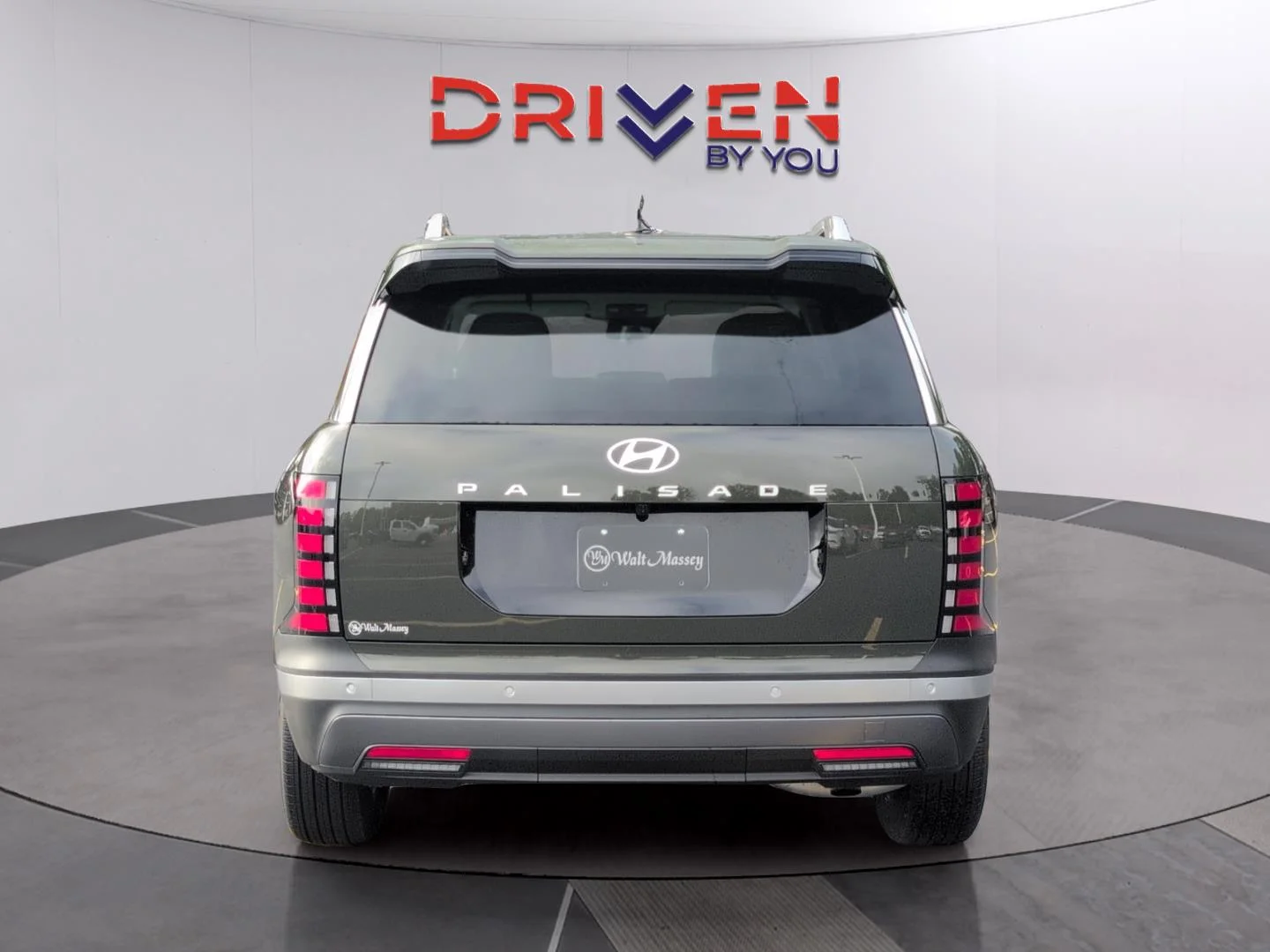 Used 2026 Titan Green Hyundai SEL 7P image 4