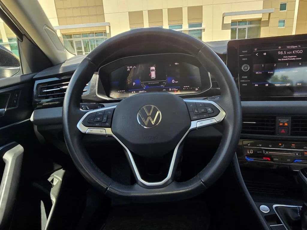 Used 2025 Deep Black Pearl Volkswagen SE image 30
