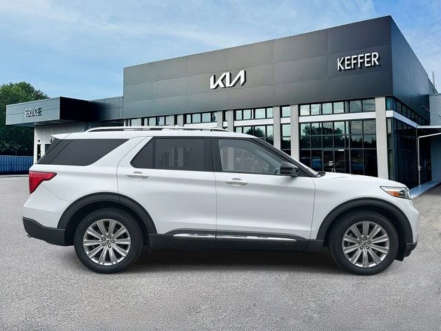 Used 2021 White Ford Limited image 9