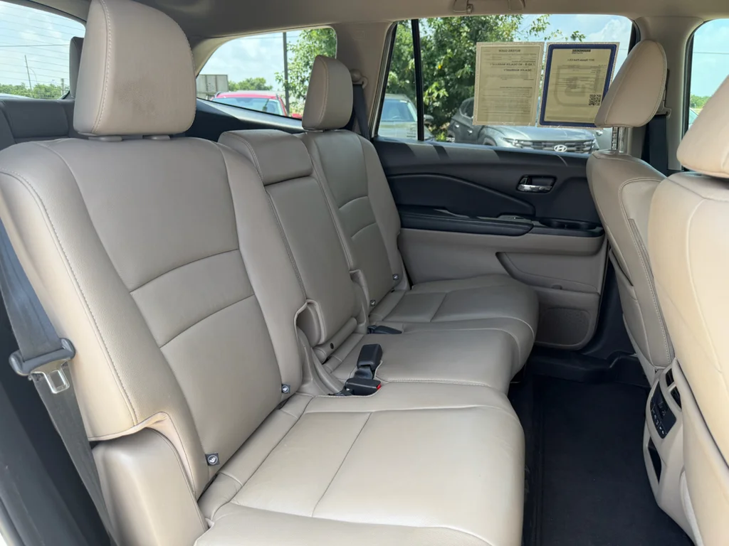 Used 2017 White Diamond Pearl Honda EX-L image 25