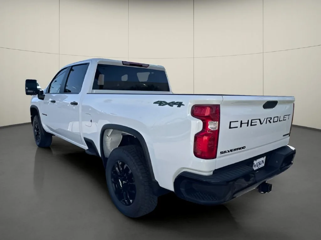 New 2026 Summit White Chevrolet Custom image 3