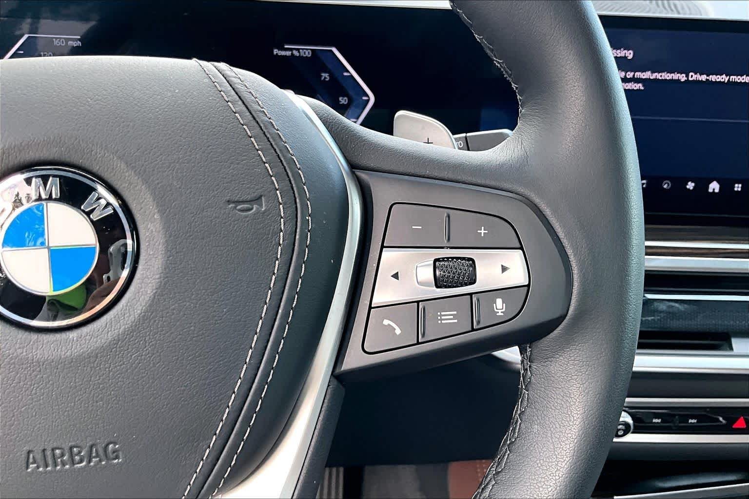 Used 2026 Skyscraper Grey Metallic BMW xDrive40i image 25