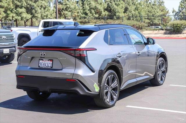 Certified Used 2023 BLACK/HEAVY METAL Toyota  image 7