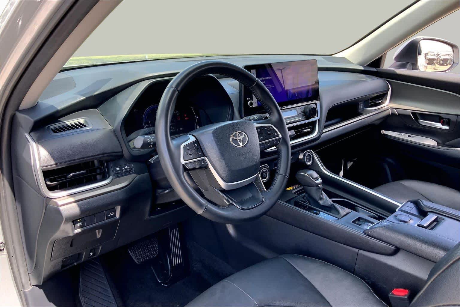 Used 2025 Celestial Silver Metallic Toyota XLE image 17