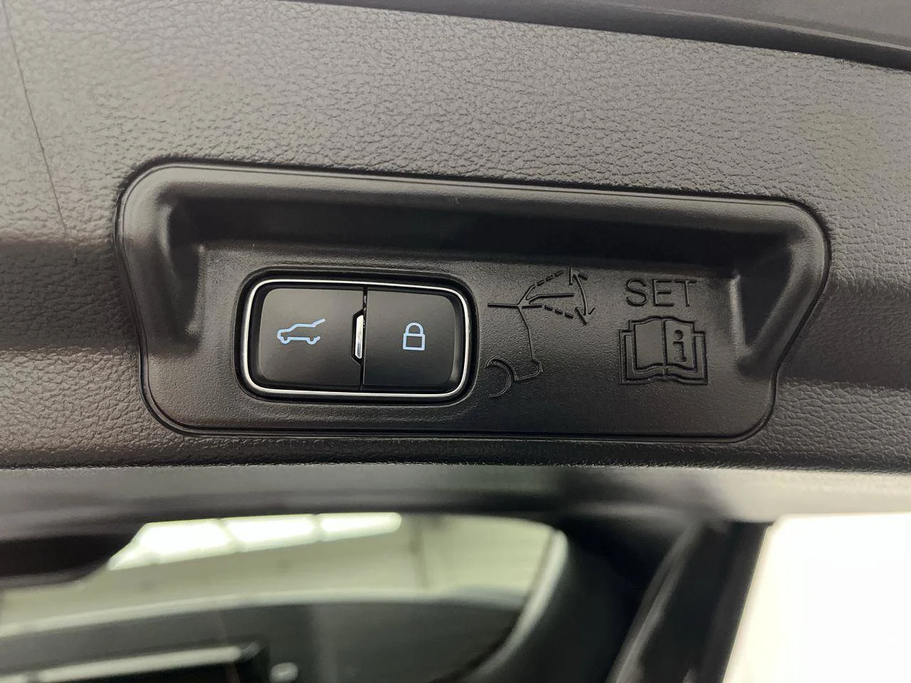 Used 2025 Gray Ford ST-Line image 33