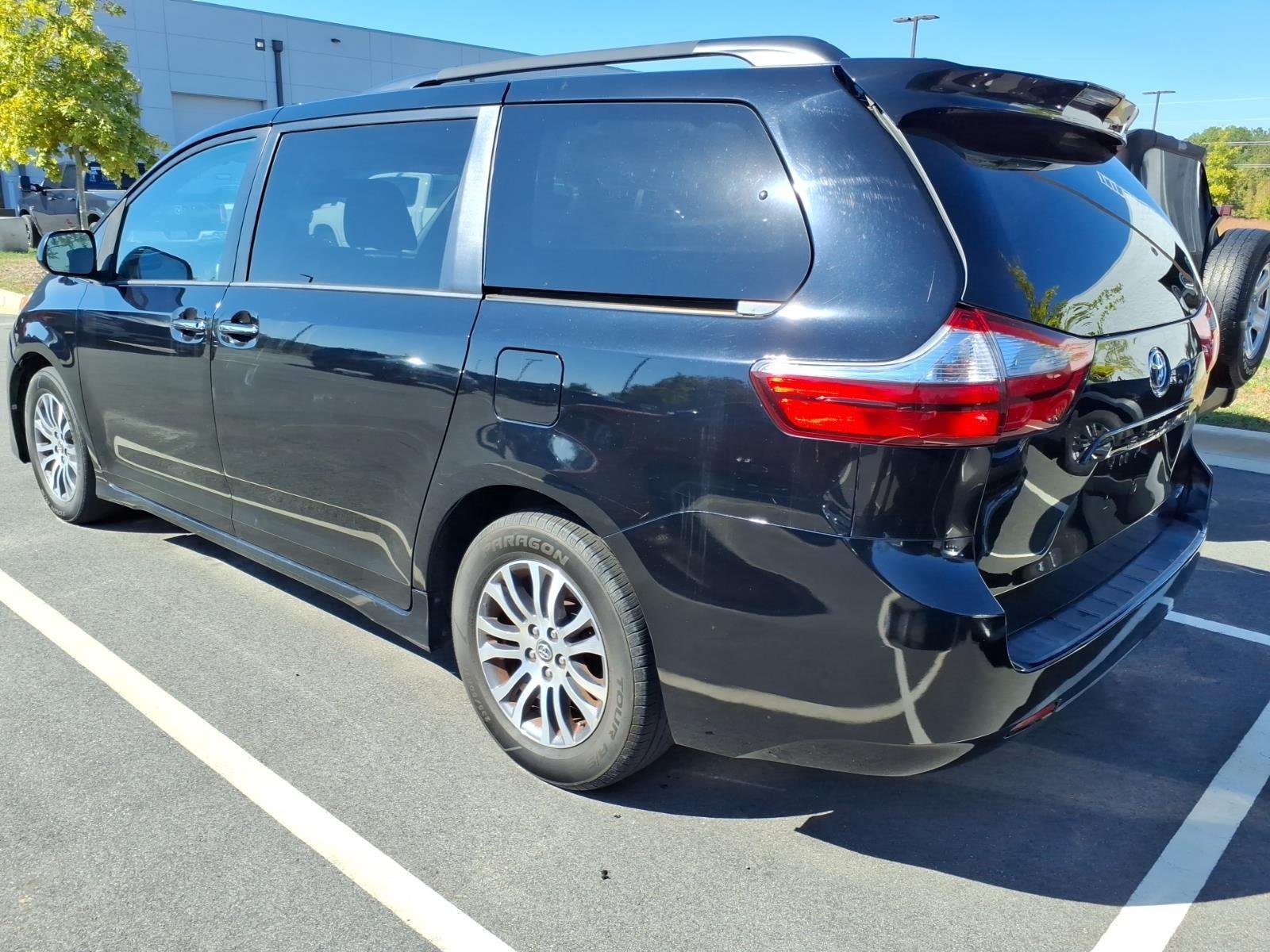 Used 2019 Midnight Black Metallic Toyota XLE image 13