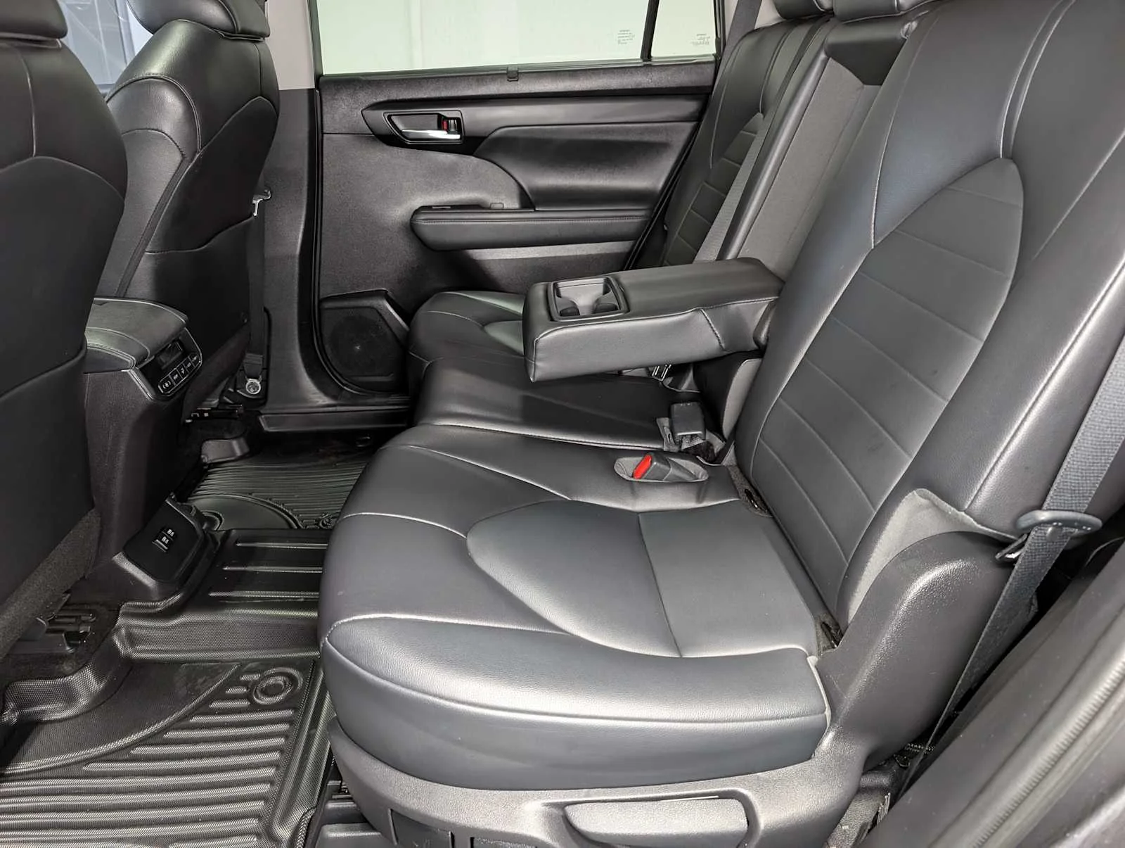 Used 2021 Magnetic Gray Metallic Toyota XLE image 24