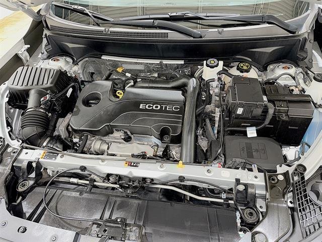 Used 2022 Quicksilver Metallic GMC SLE image 27