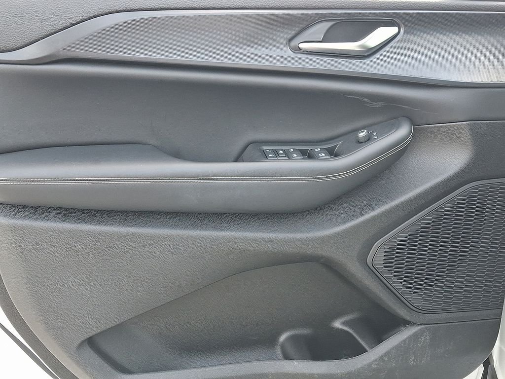 Used 2023 White Jeep Altitude X image 13