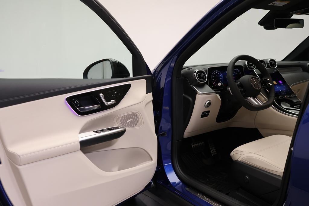Used 2027 Starling Blue Metallic Mercedes-Benz GLC 300 image 34
