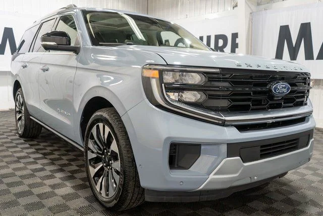 Used 2025 Gray Ford Platinum image 4