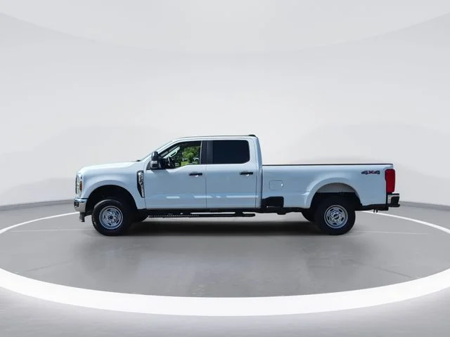 Used 2024 White Ford XL image 5