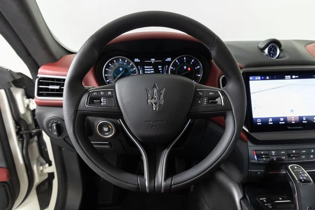 Used 2023 White Maserati GT image 21