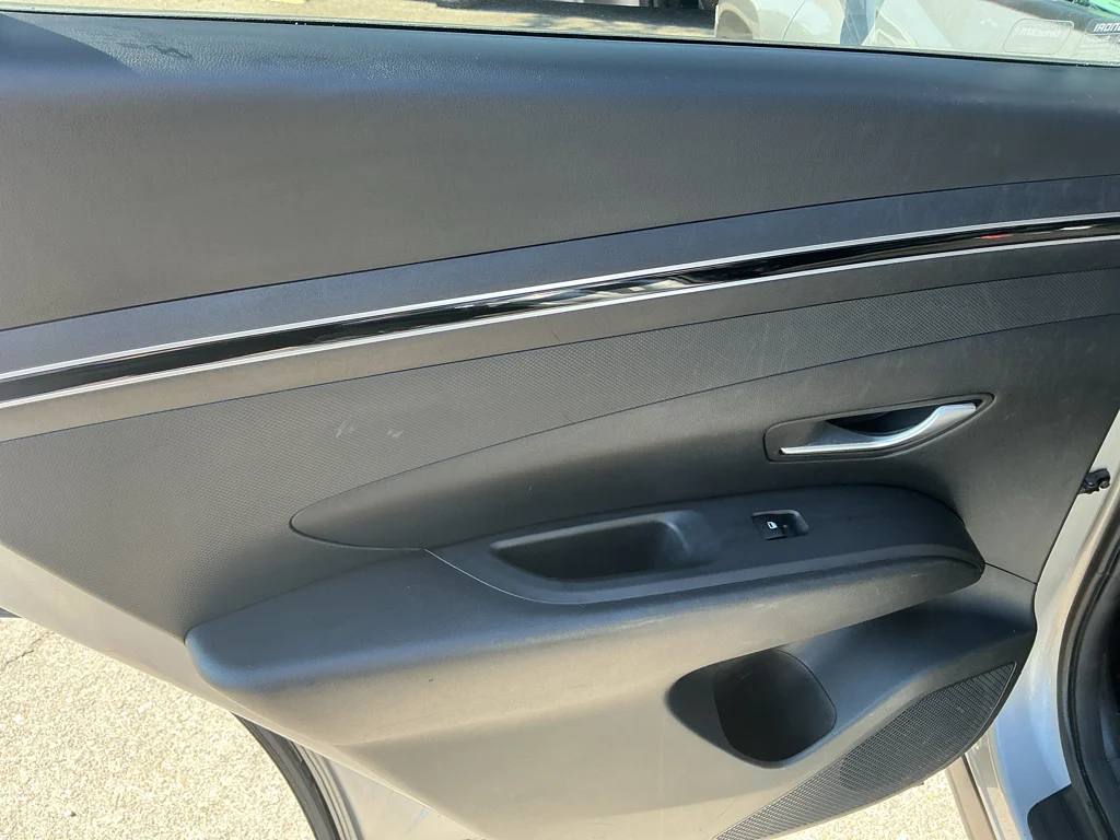 Used 2024 Shimmering Silver Hyundai Blue image 17