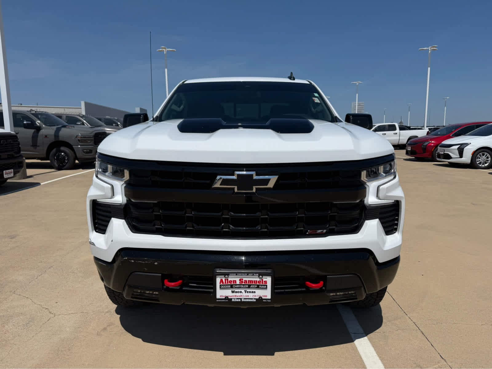 Used 2025 Summit White Chevrolet LT Trail Boss image 3