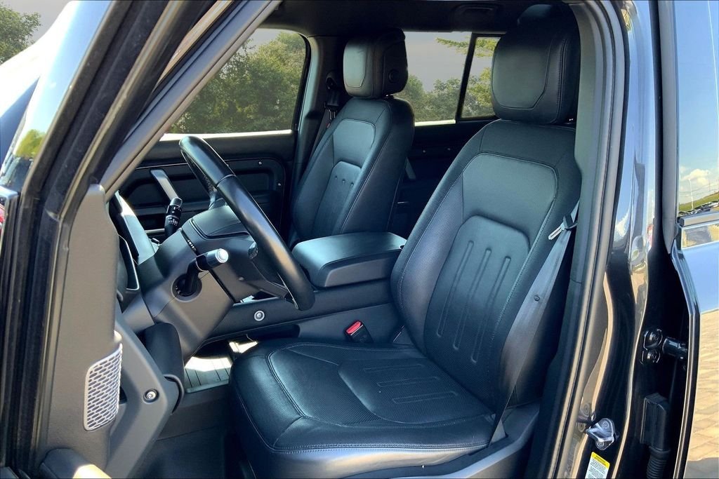Used 2021 Gray Land Rover X-Dynamic HSE image 21
