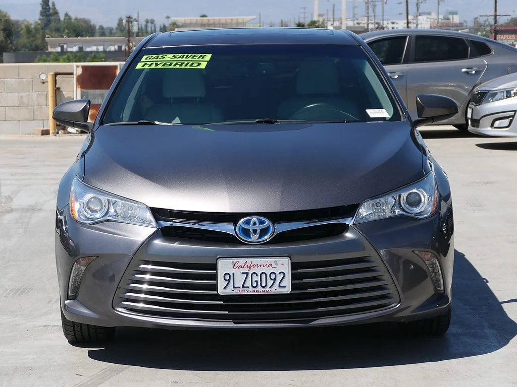 Used 2017 Gray Toyota XLE image 8
