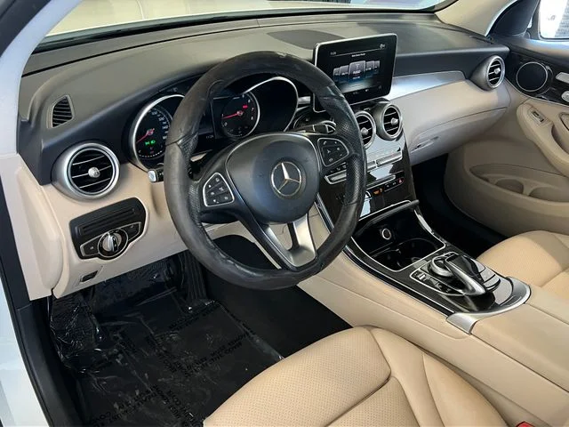 Used 2016 White Mercedes-Benz GLC 300 image 19