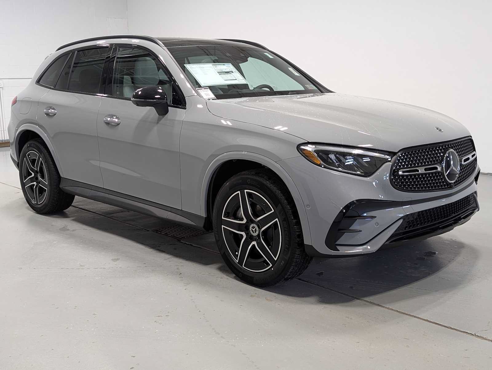 New 2026 MANUFAKTUR Alpine Grey Mercedes-Benz GLC 300 image 6