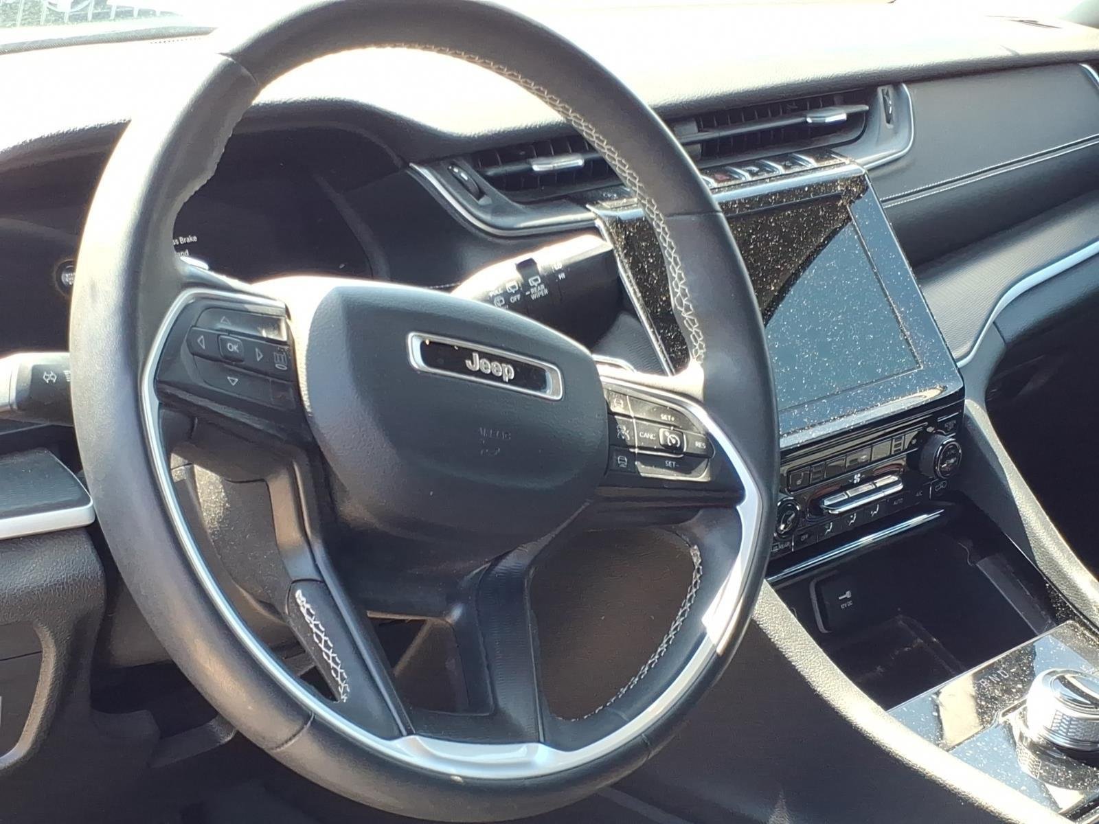 Used 2023 Silver Zynith Jeep Laredo image 18