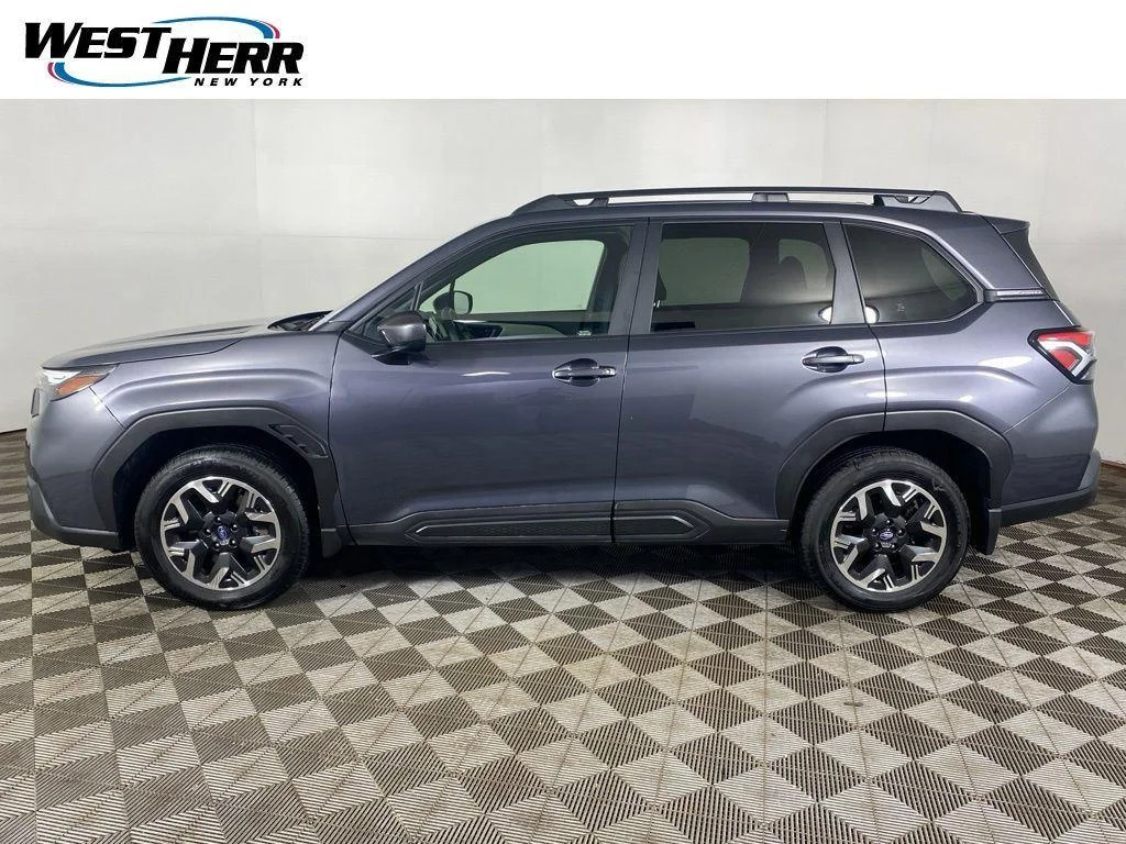 Used 2025 Magnetite Gray Metallic Subaru Premium image 25
