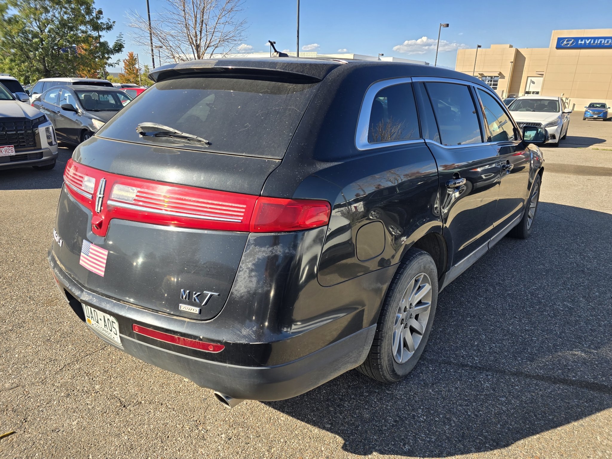 Used 2013 Tuxedo Black Metallic Lincoln Livery image 6