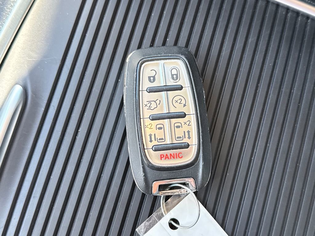 Used 2024 Silver Chrysler Limited image 38