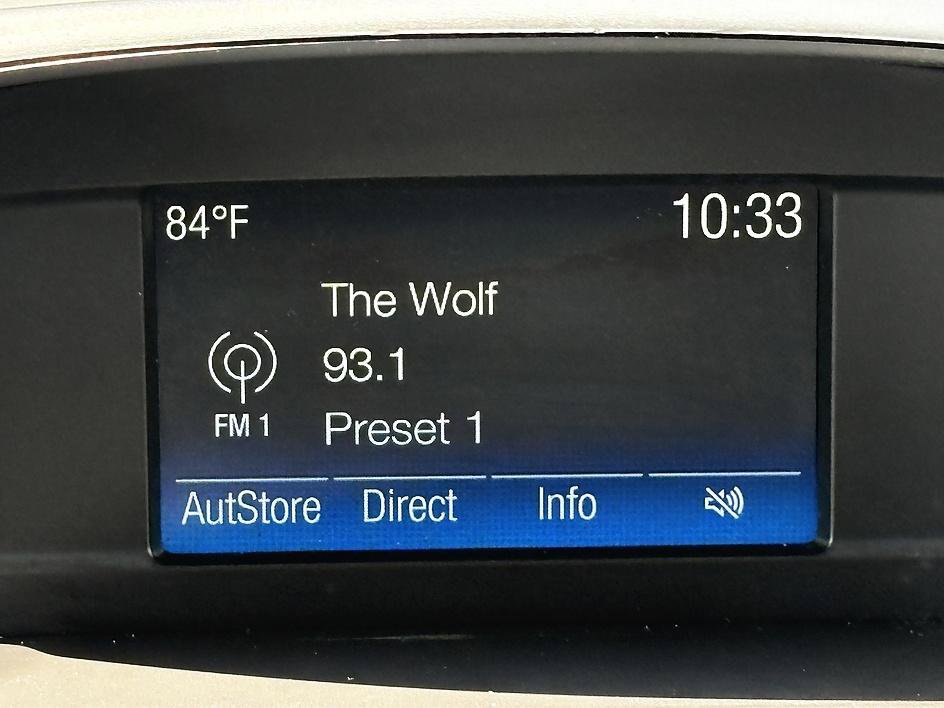 Used 2018 Magnetic Ford SE image 22