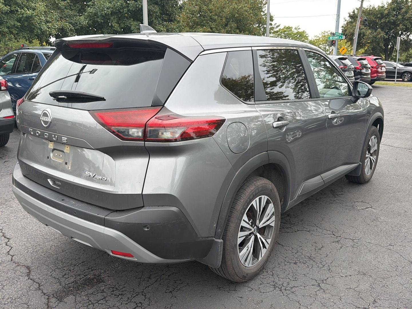Used 2023 Gun Metallic Nissan SV image 4