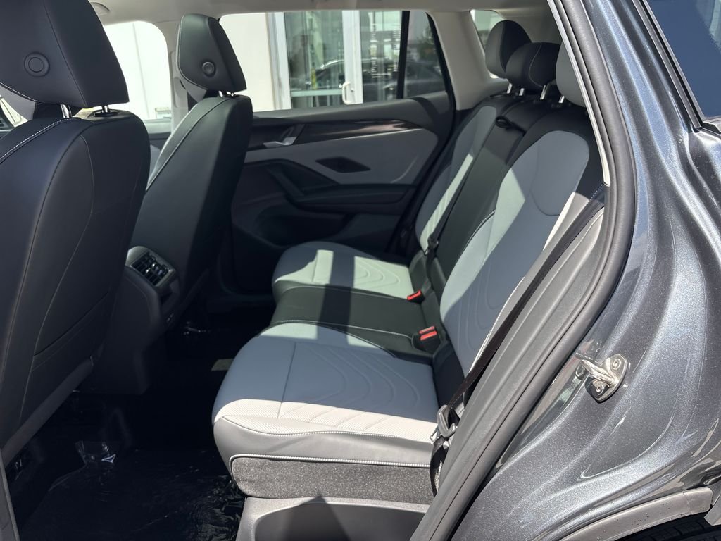 New 2026 Platinum Gray Metallic Volkswagen 2.0T SE image 26