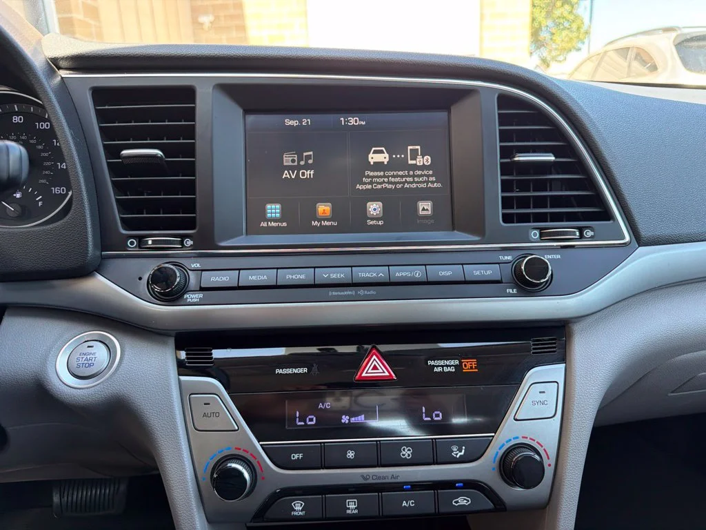 Used 2017 Gray Hyundai SE image 12