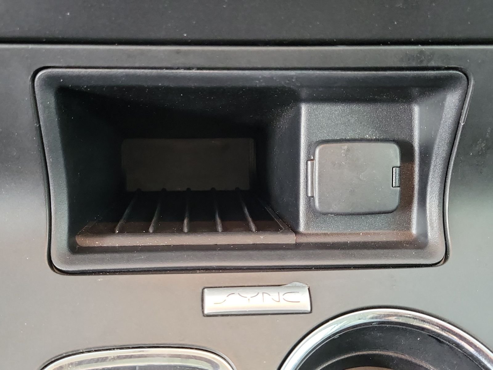 Used 2018 Gray Ford SEL image 20