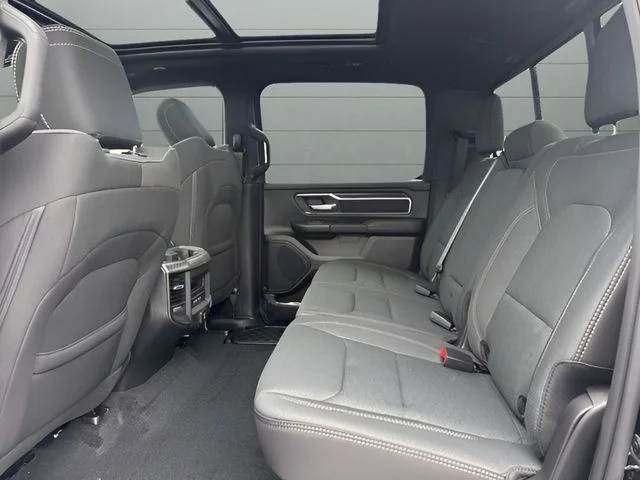 New 2026 Diamond Black Crystal Pearl-Coat Exterior Paint RAM Big Horn/Lone Star image 12