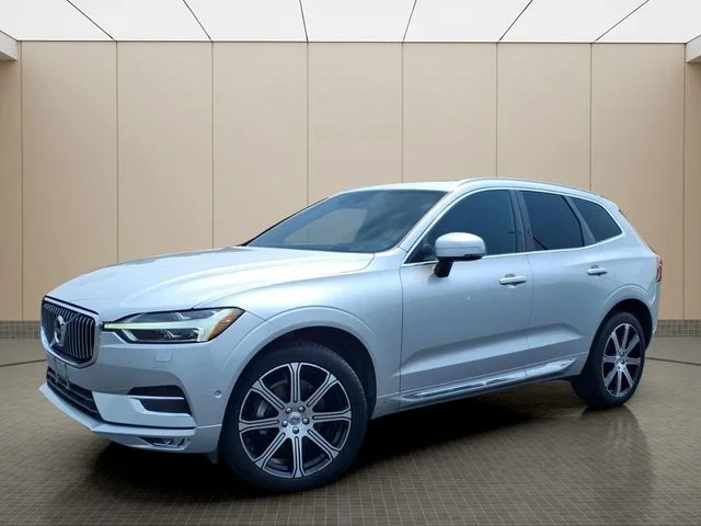 Used 2020 Silver Volvo T5 Inscription image 2