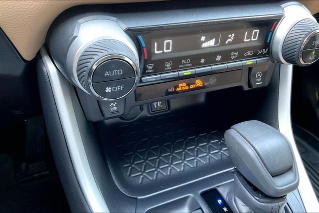 Used 2025 White Toyota XLE image 29