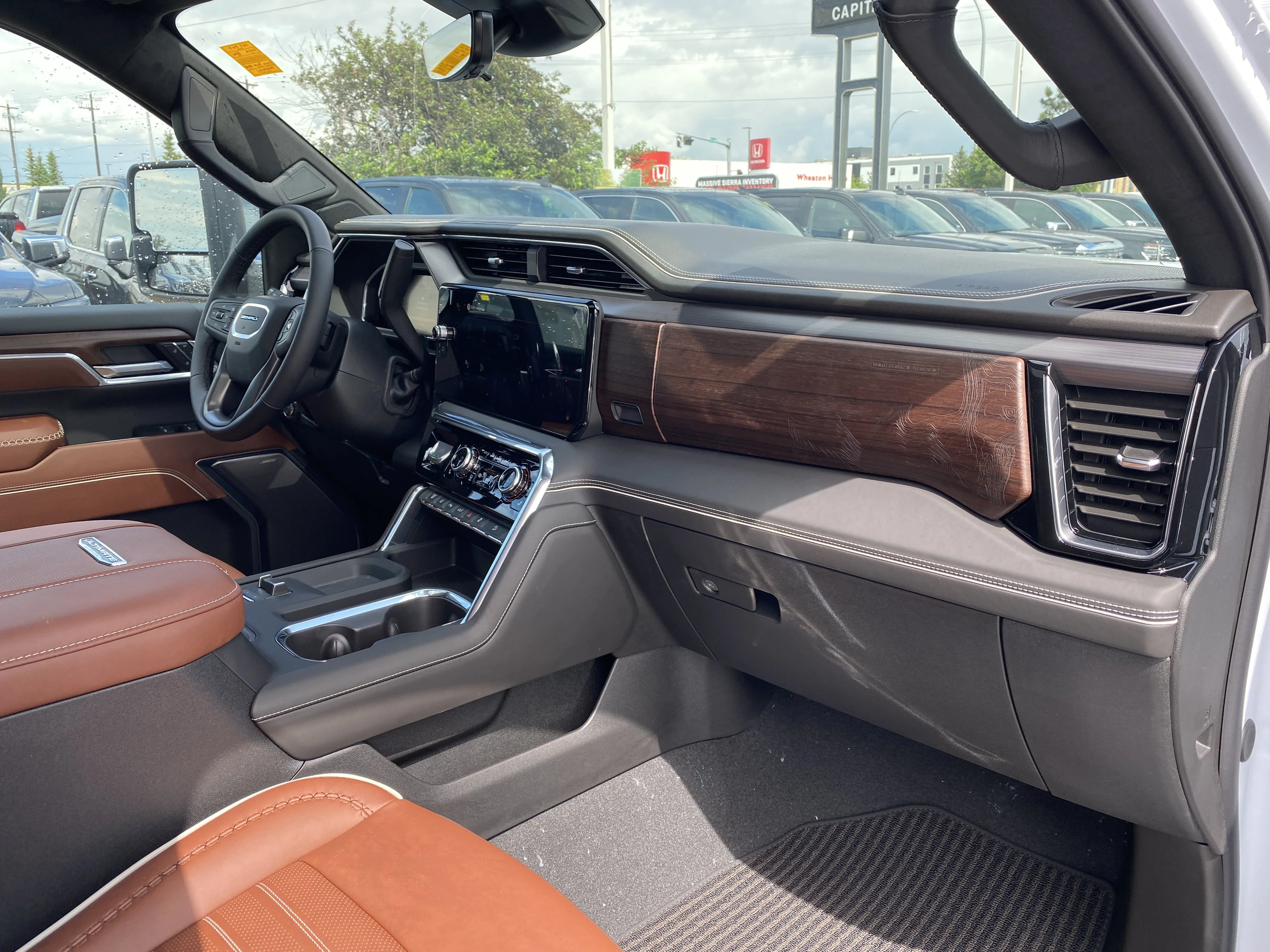 New 2026 GLACIER WHITE TRICOAT GMC Denali Ultimate image 30