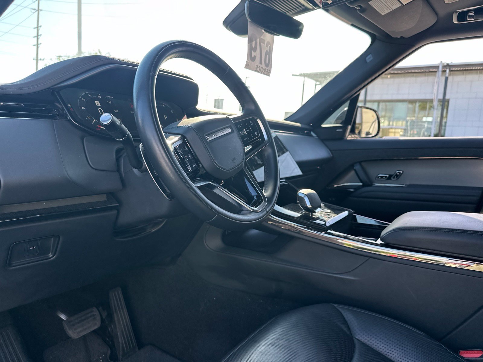 Used 2025 Fuji White Land Rover SE image 16