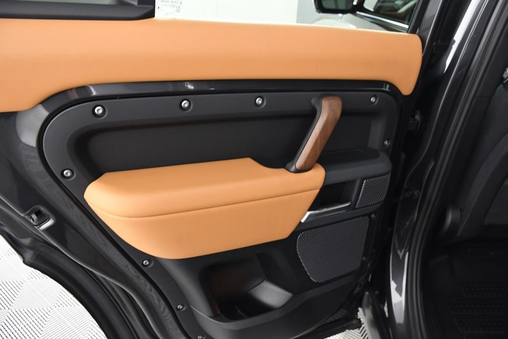 Used 2024 Santorini Black Metallic Land Rover X image 26
